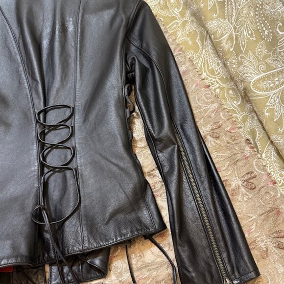 Med Harley Davidson Women's Lightweight Leather Coat w/lace up sides and back - Picture 12 of 16
